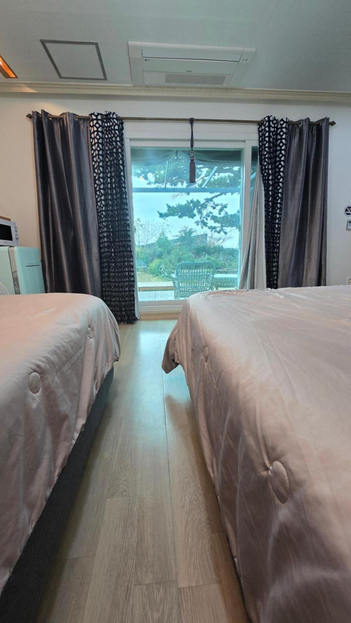 Wind Jeju Cafe & Pension Seogwipo-stad Buitenkant foto