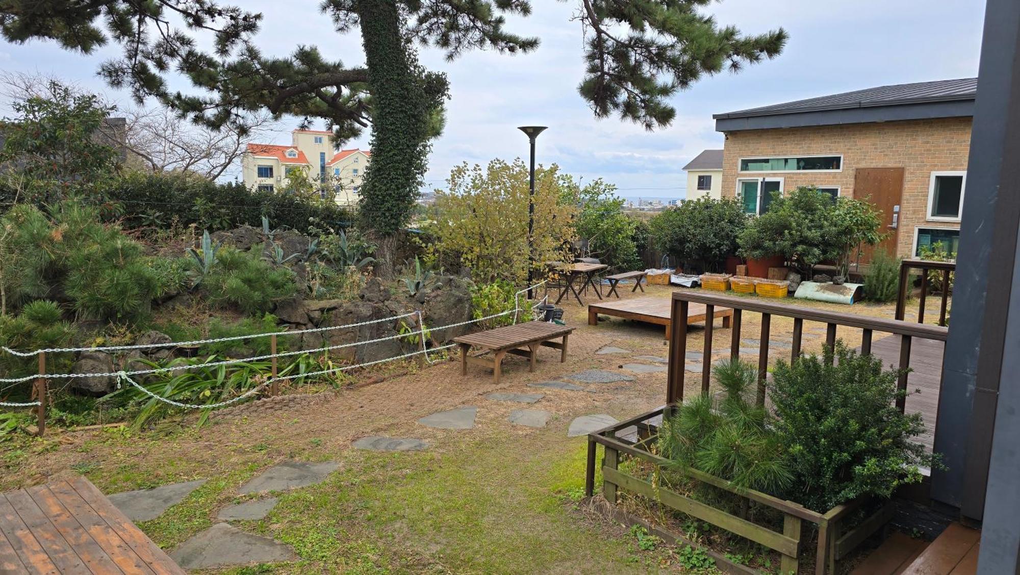 Wind Jeju Cafe & Pension Seogwipo-stad Buitenkant foto