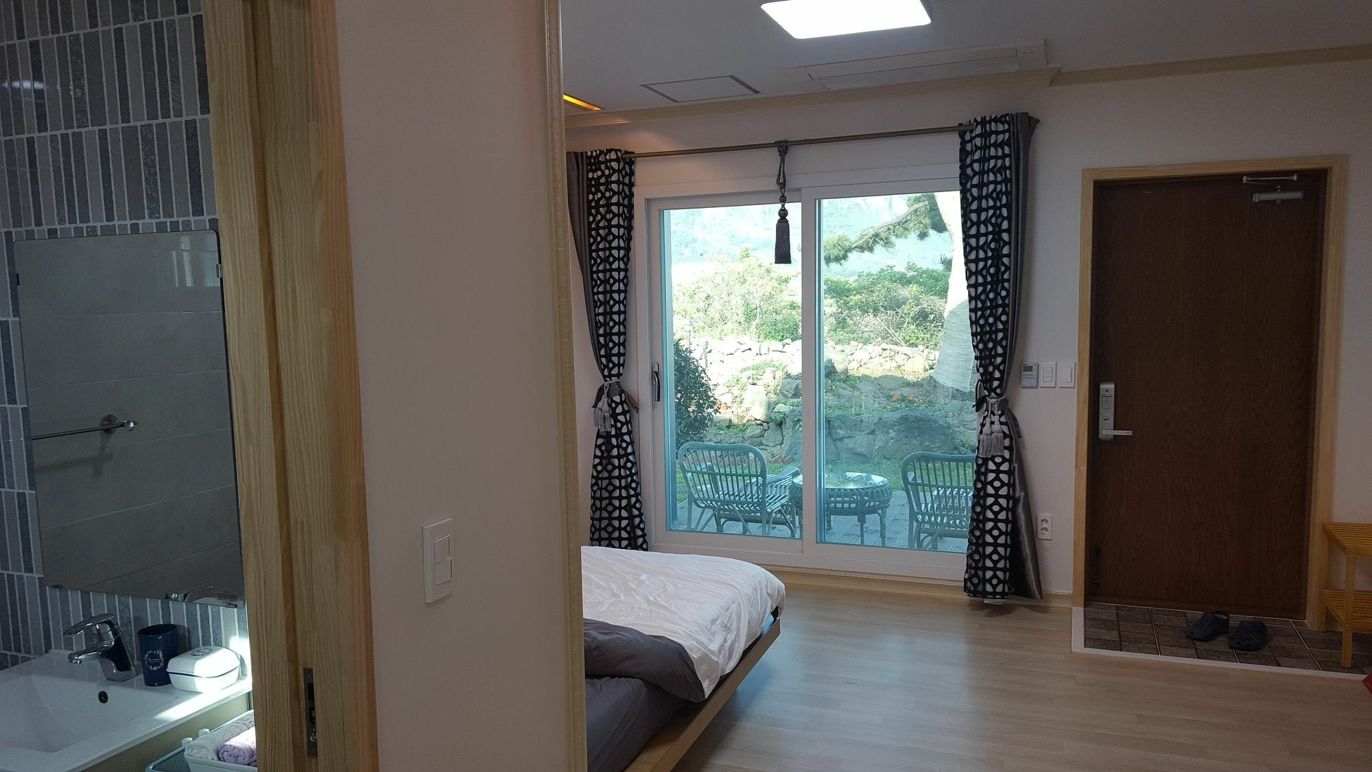 Wind Jeju Cafe & Pension Seogwipo-stad Buitenkant foto